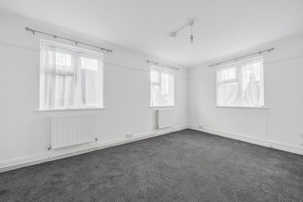 Property photo 1 of 5 Picture No. 09