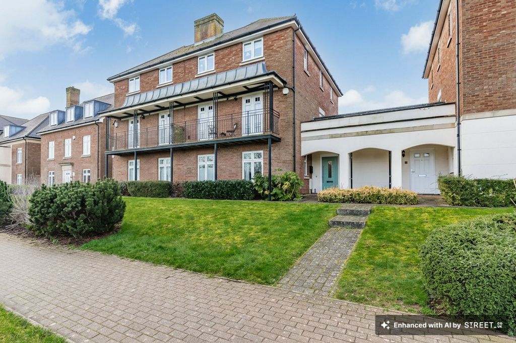 Property photo 1 of 32