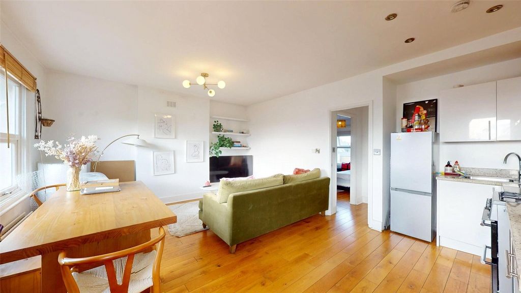 Property photo 2 of 16 Picture No. 24