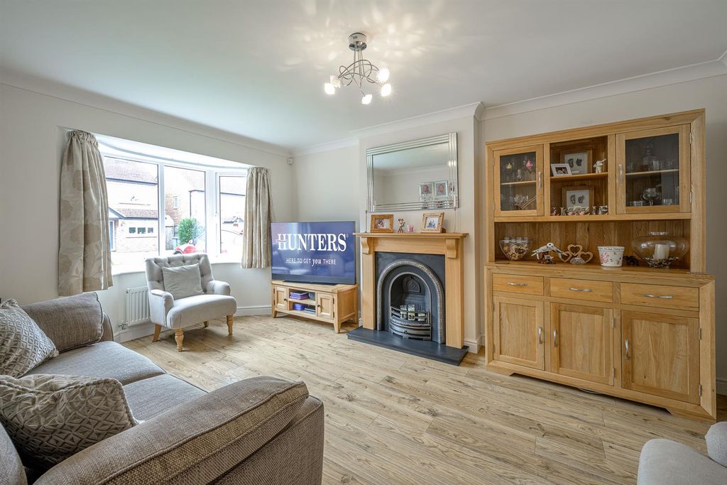 Property photo 2 of 32