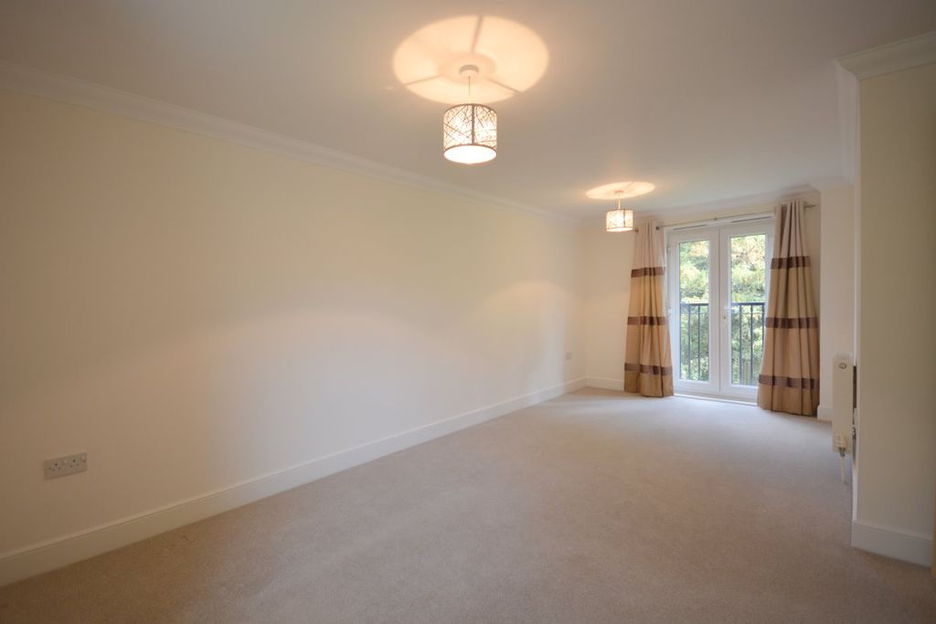 Property photo 3 of 7 Gallery