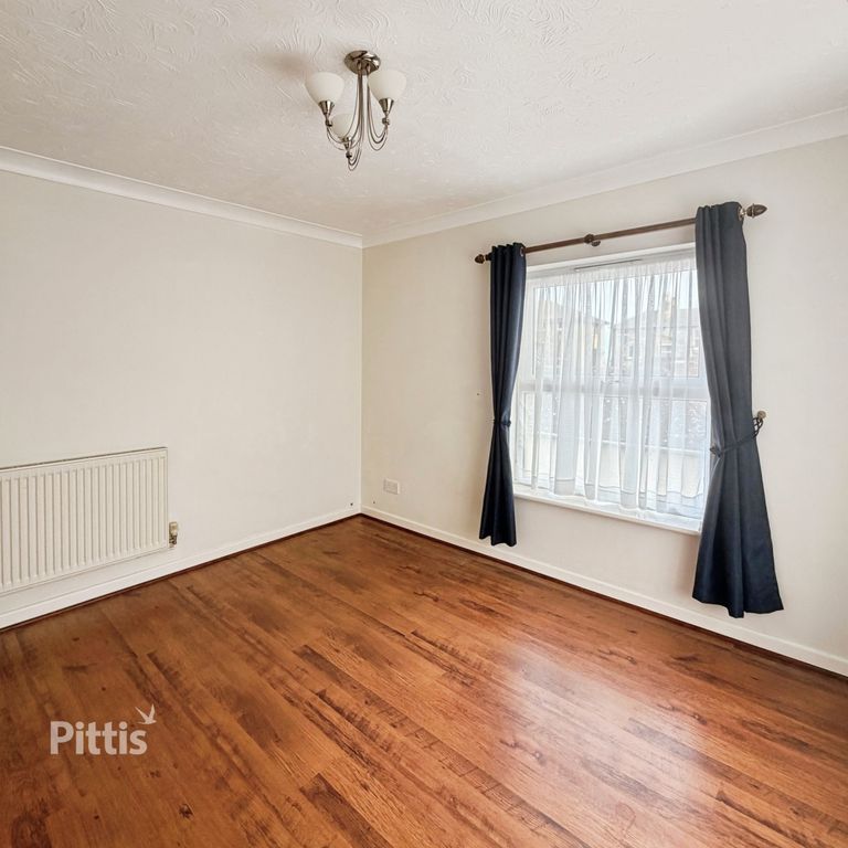 Property photo 2 of 11