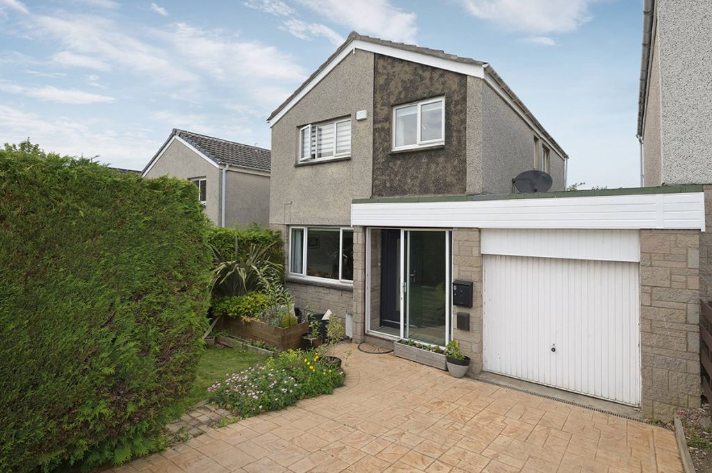 Property photo 1 of 30