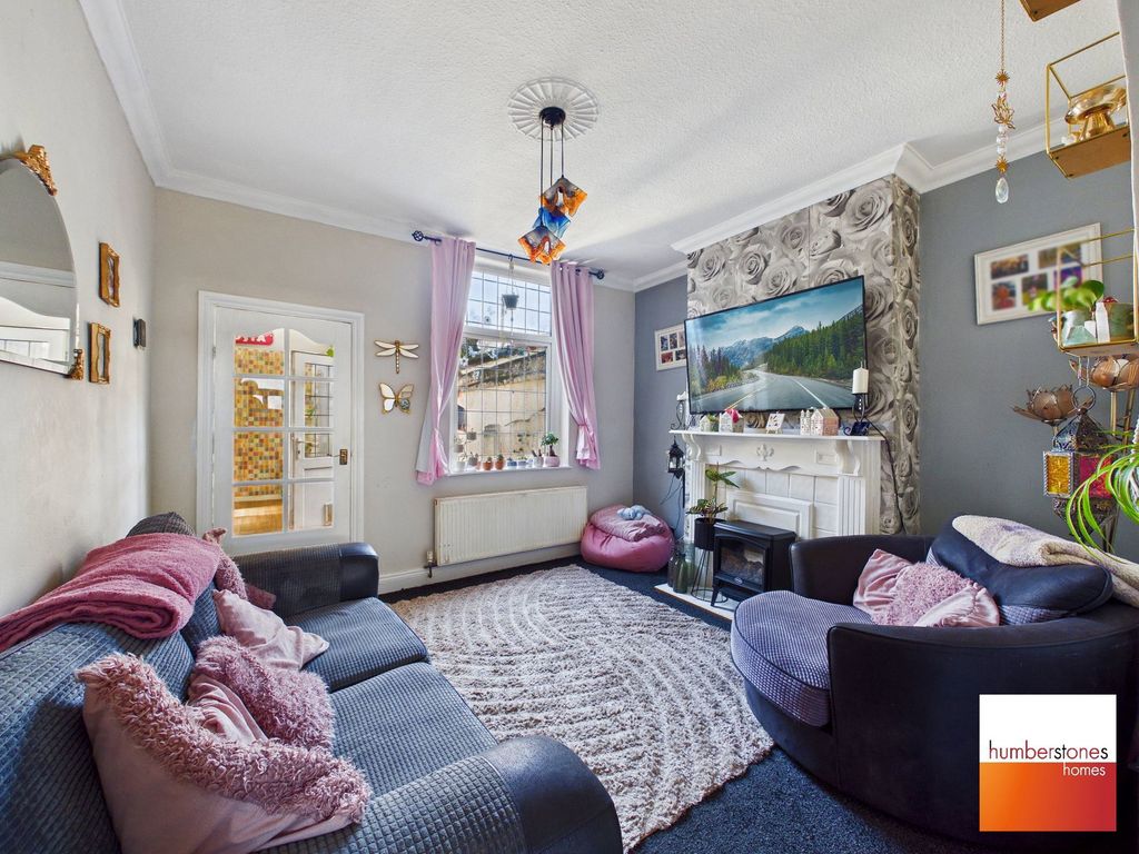 Property photo 2 of 12