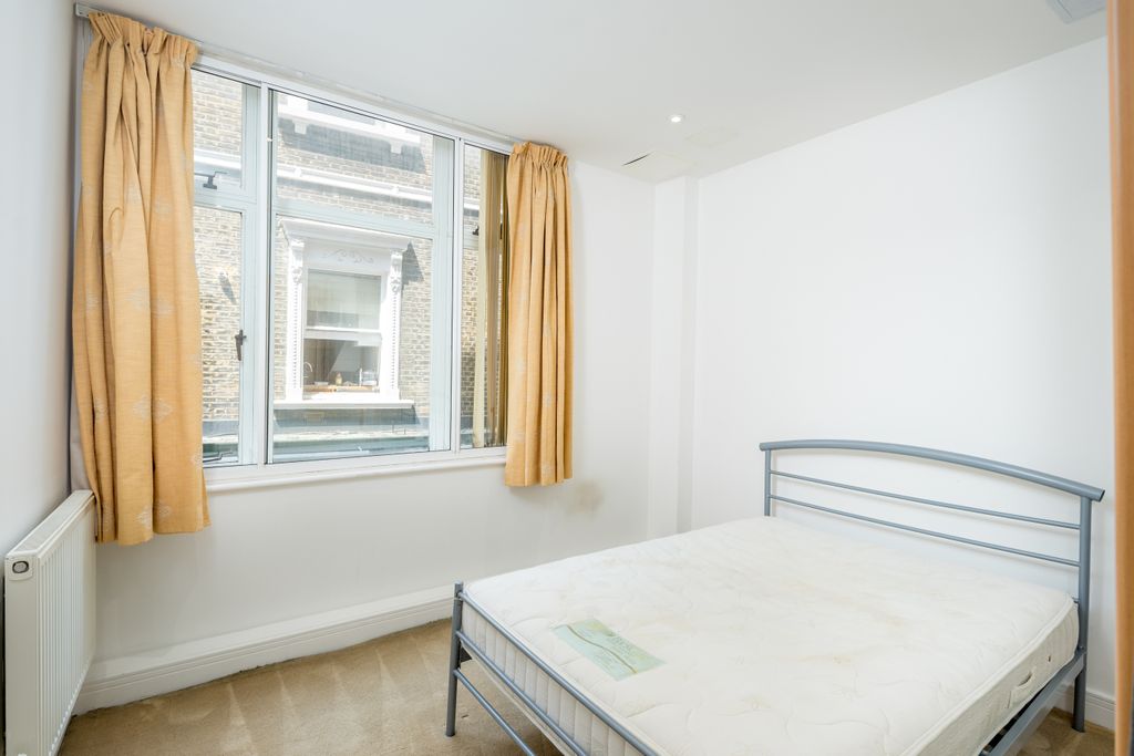 Property photo 3 of 9 Bedroom Three