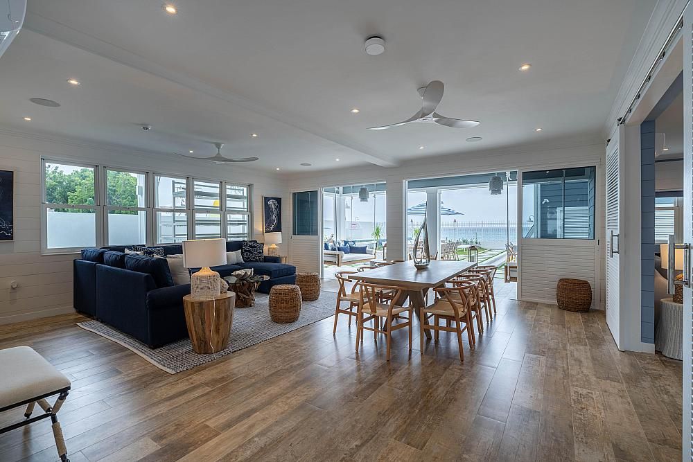 Property photo 2 of 27