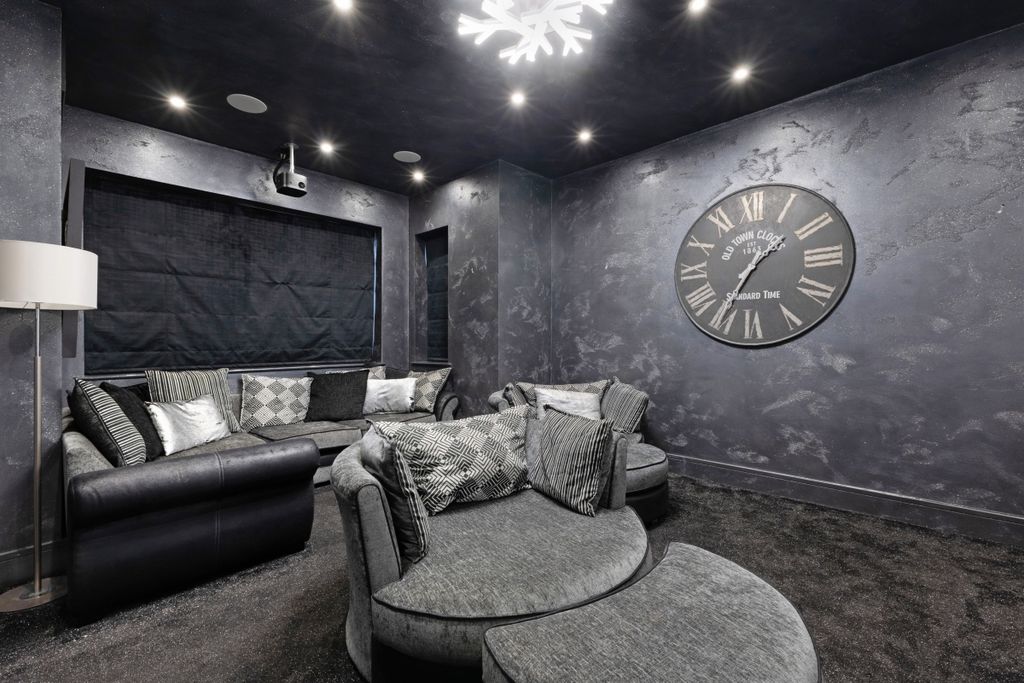 Additional image 9 of 5 bed detached house to rentWaggon Road, Barnet EN4