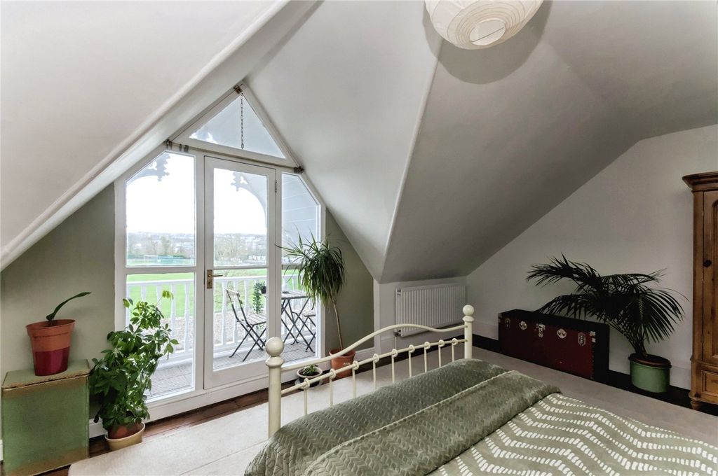 Property photo 3 of 33 Picture No. 71