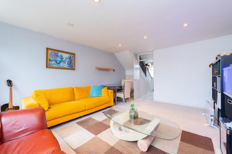 Property photo 2 of 8