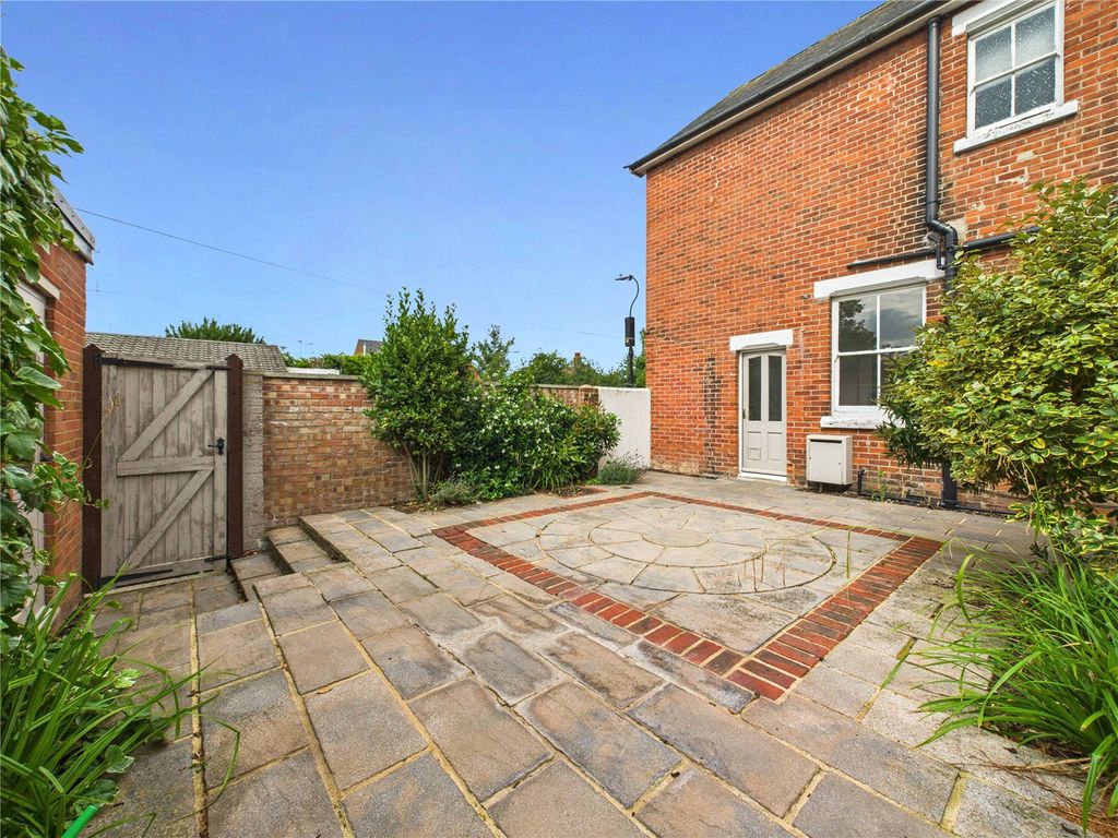 Property photo 3 of 28 Picture No. 06
