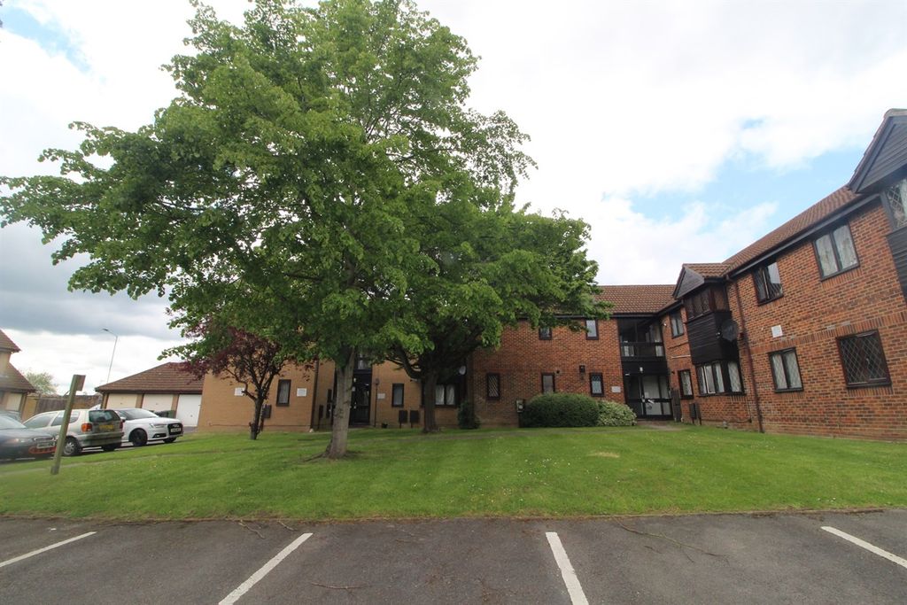 Property photo 1 of 5 Exterior (Main)