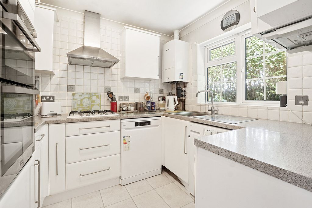 Property photo 3 of 10