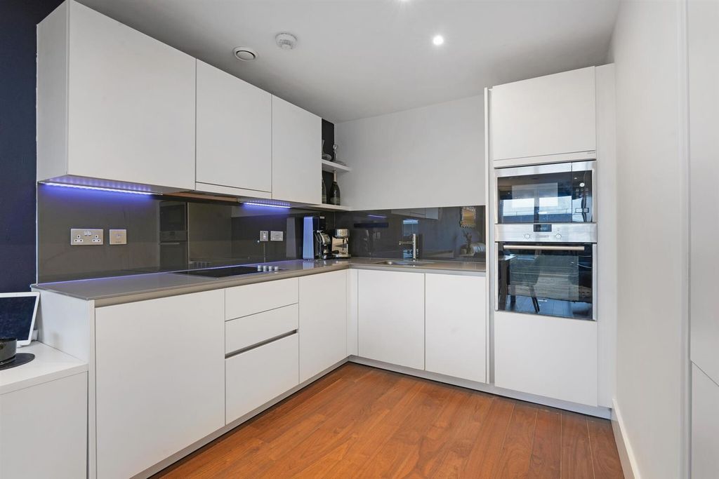 Property photo 1 of 13 85355_Apartment 23 121 Upper Richmond Road  (8)_Lo
