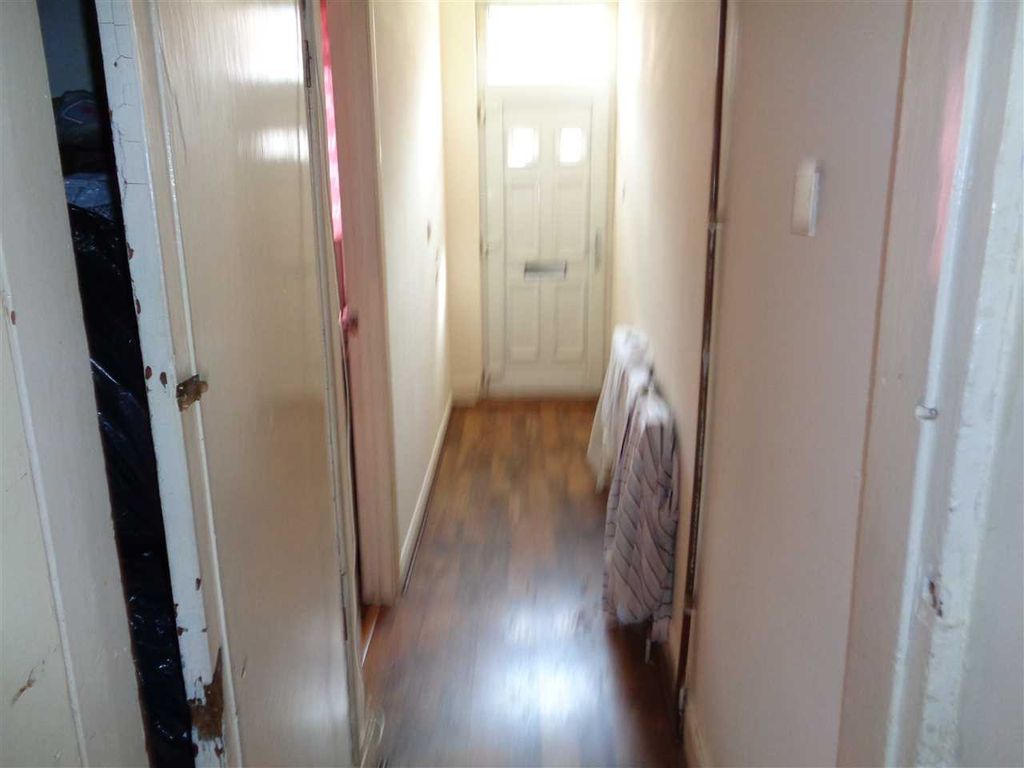 Property photo 2 of 5 Hall