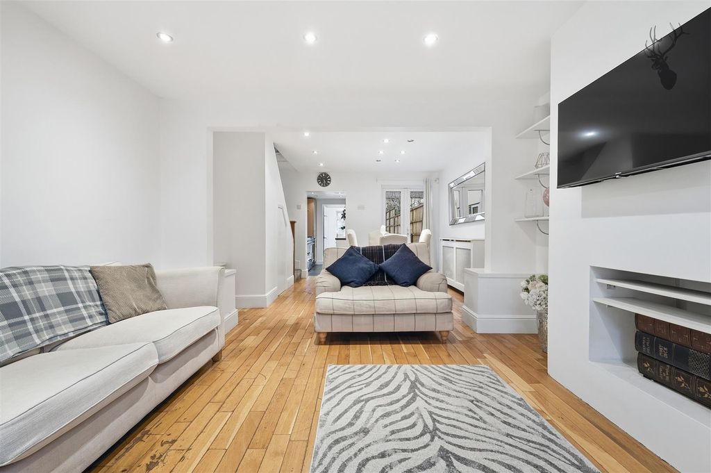 Property photo 2 of 21