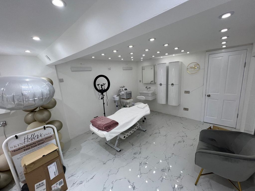 Property photo 1 of 9 Basement Space To Let Located At Main High Road Ilford- Â£2000 Pcm