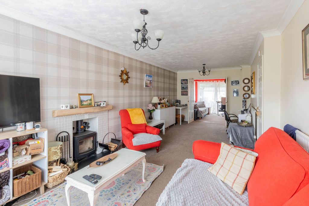Property photo 3 of 34