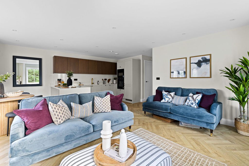 Property photo 1 of 35