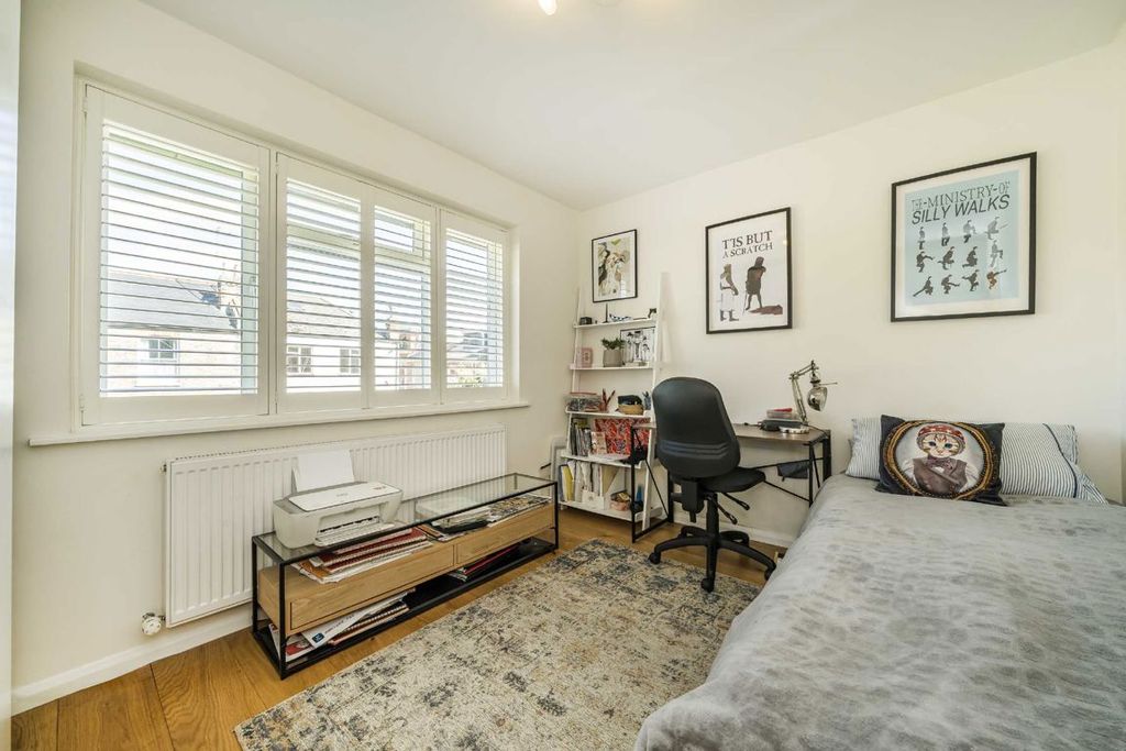 Property photo 3 of 8