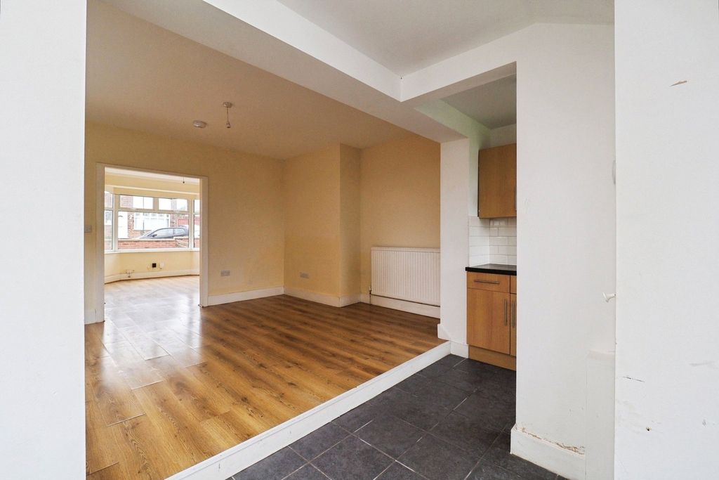 Property photo 2 of 17 Dining Area