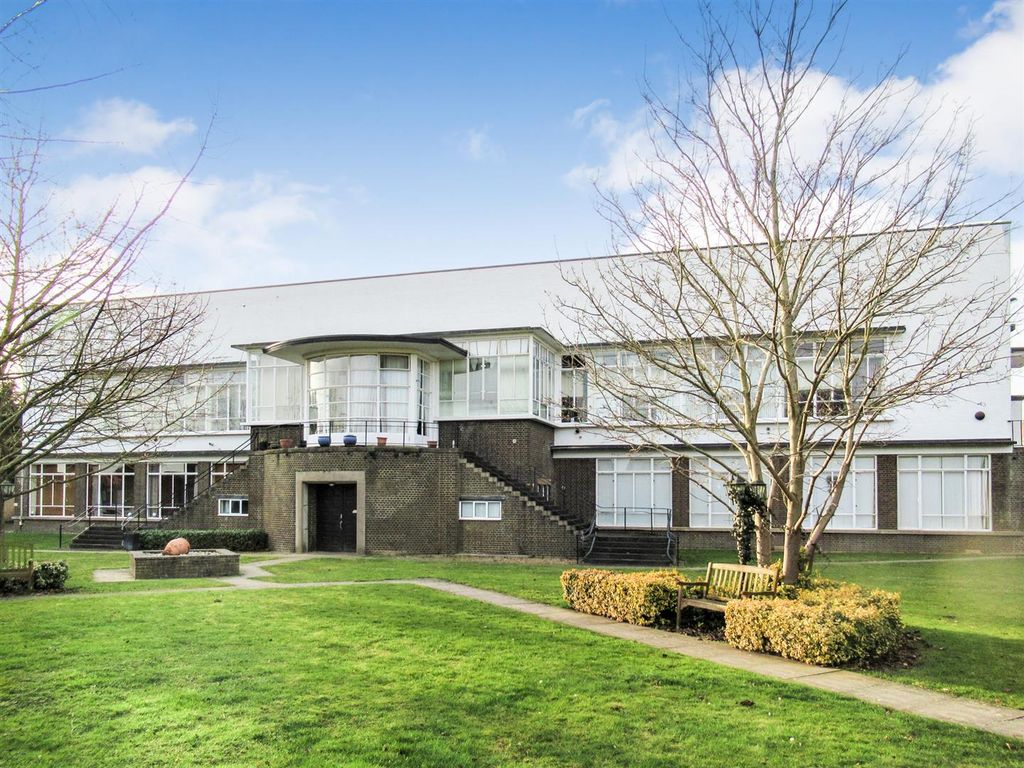 Property photo 1 of 8 Lime Grove Enhanced.Jpg