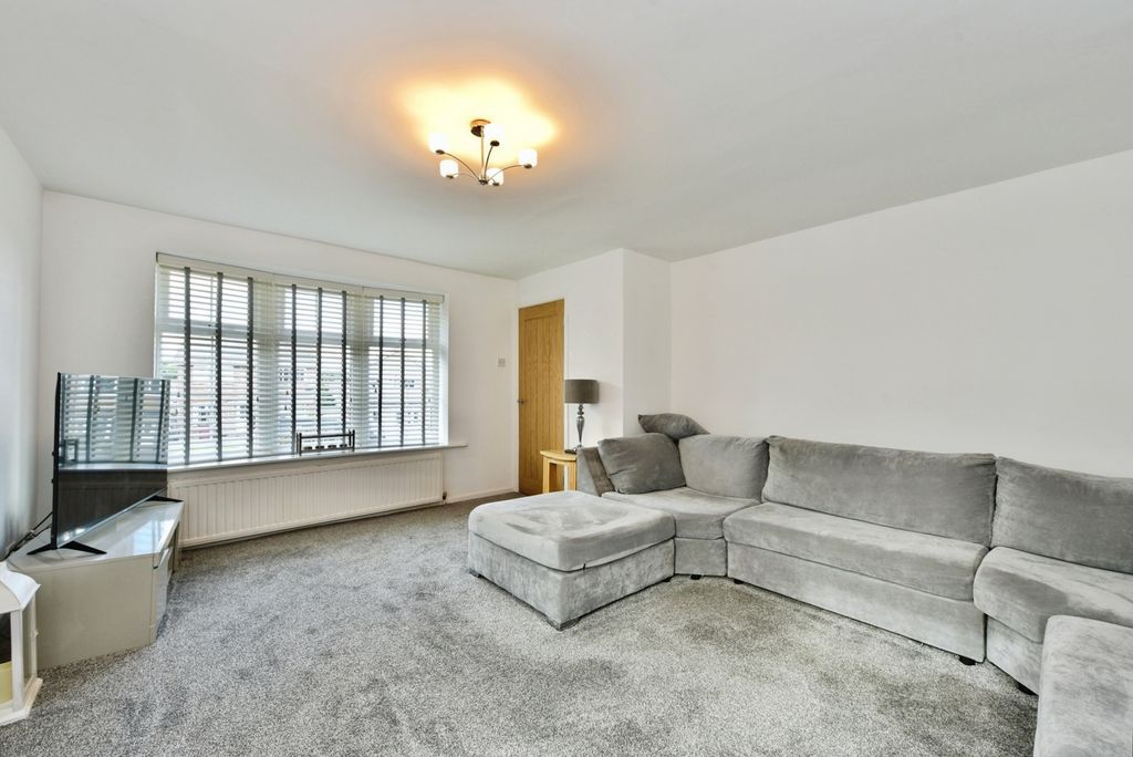 Property photo 2 of 16 Photo