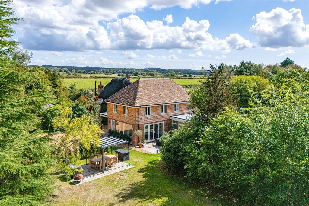 Property photo 2 of 24 House