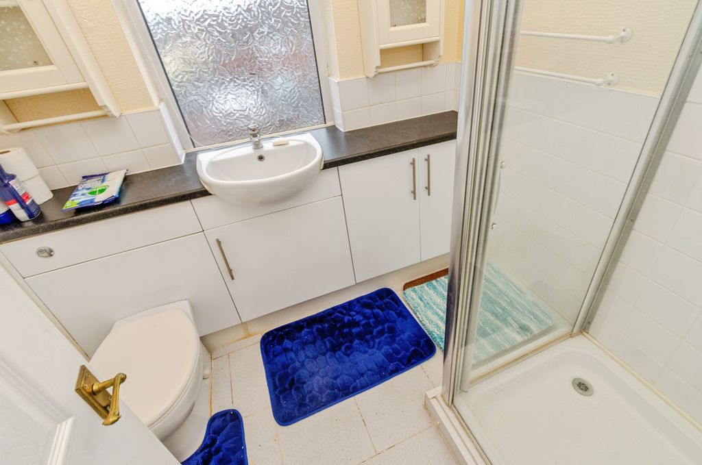 Property photo 3 of 20 Shower Room