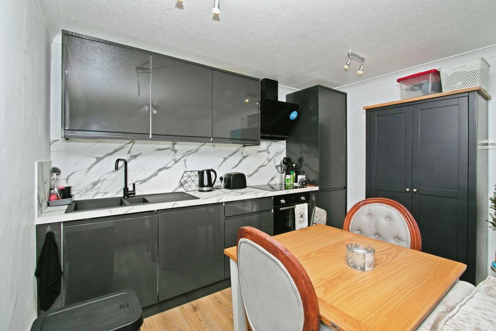 Property photo 3 of 16 Photography