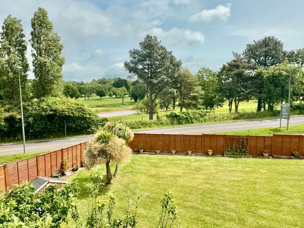 Property photo 3 of 31