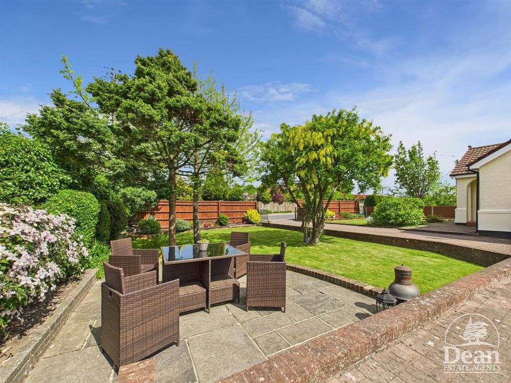 Property photo 2 of 16