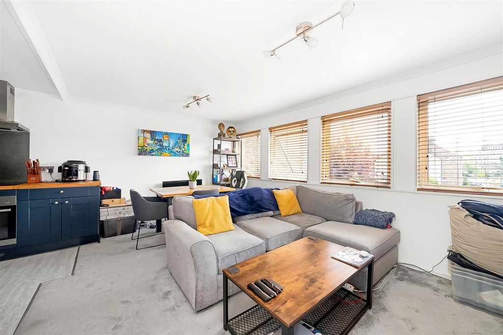 Property photo 2 of 11 Reception Room / Kitchen