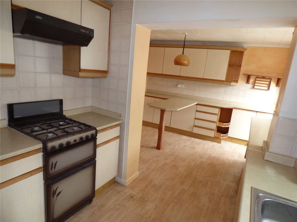 Property photo 3 of 13 Kitchen