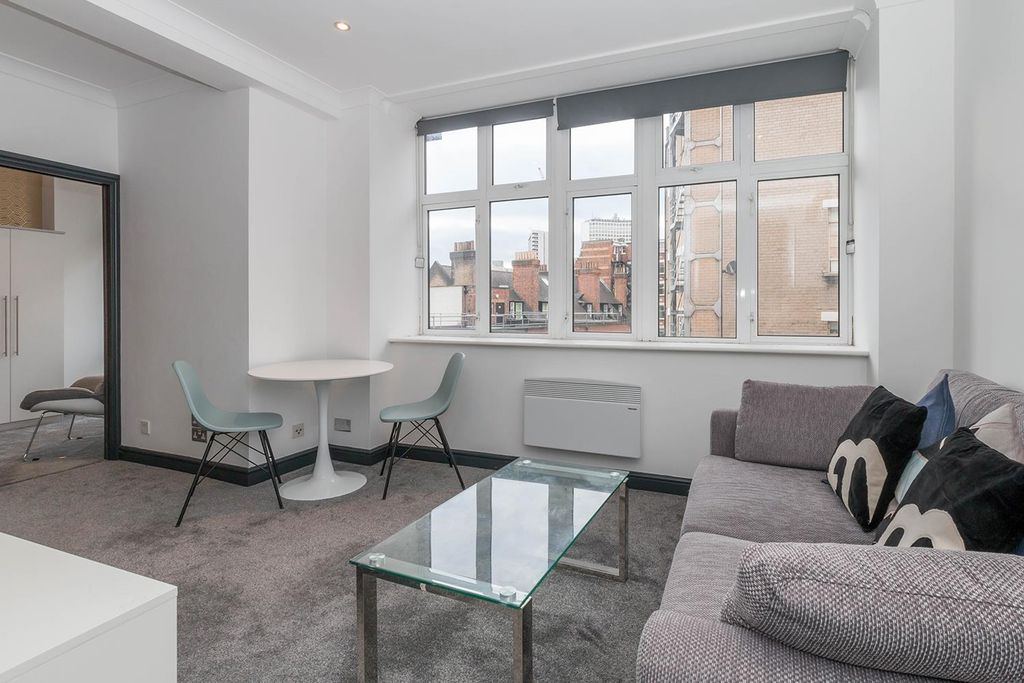 Property photo 2 of 9 Living/Dining Area