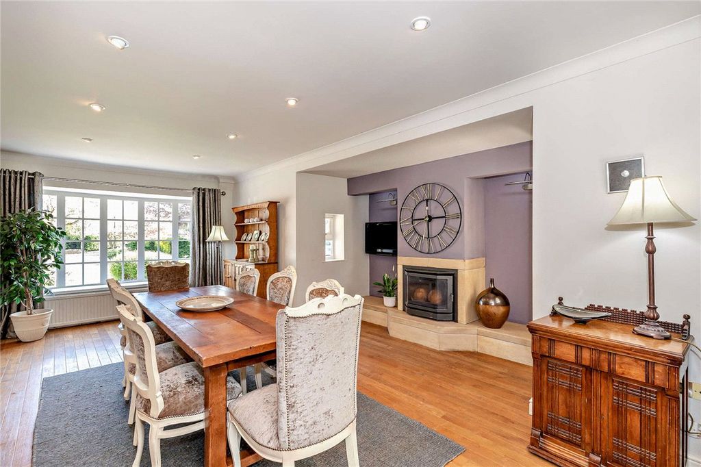 Property photo 2 of 16 Picture No. 13