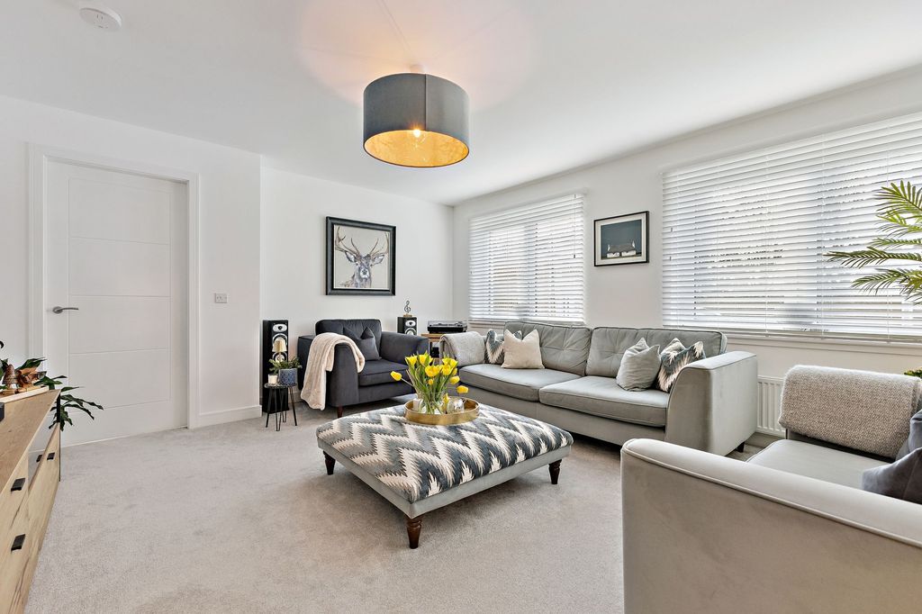 Property photo 2 of 30