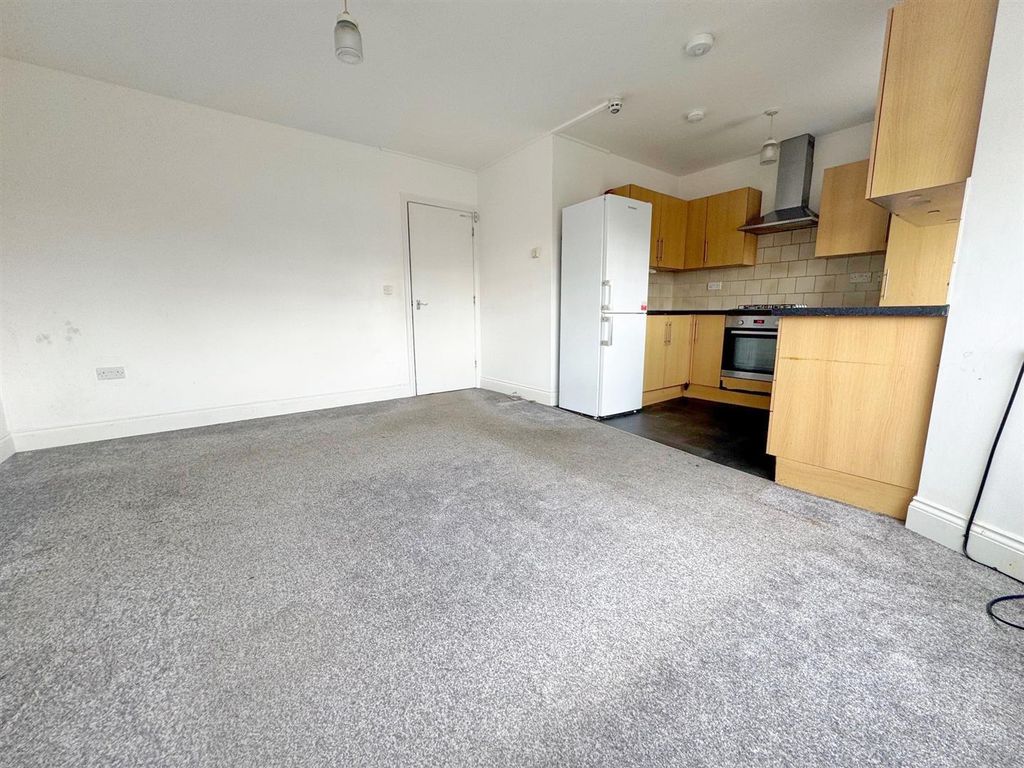 Property photo 3 of 9 Lounge 2_Inpixio.Jpg