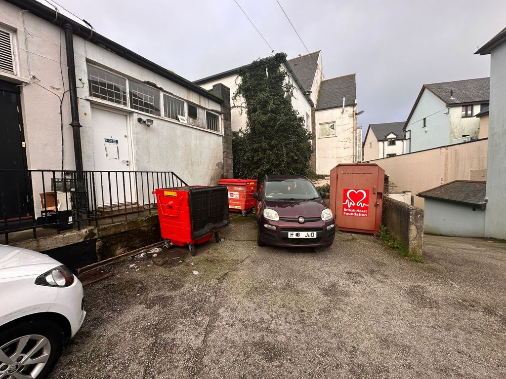 Property photo 2 of 5