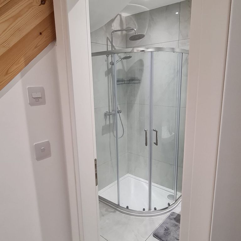 Property photo 3 of 6 Gallery