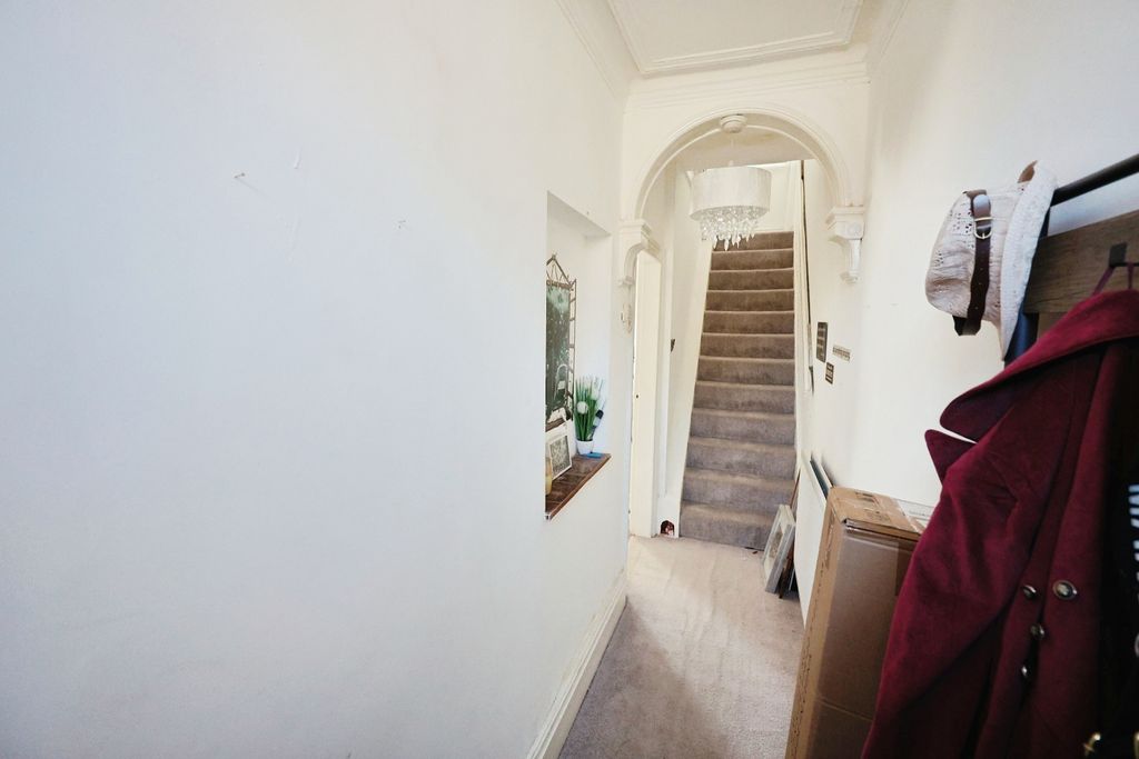 Property photo 2 of 12 Pbox-Img.Jpg