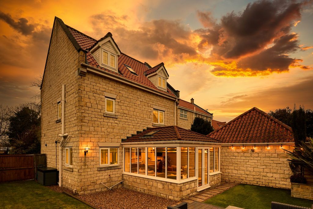 Property photo 2 of 41