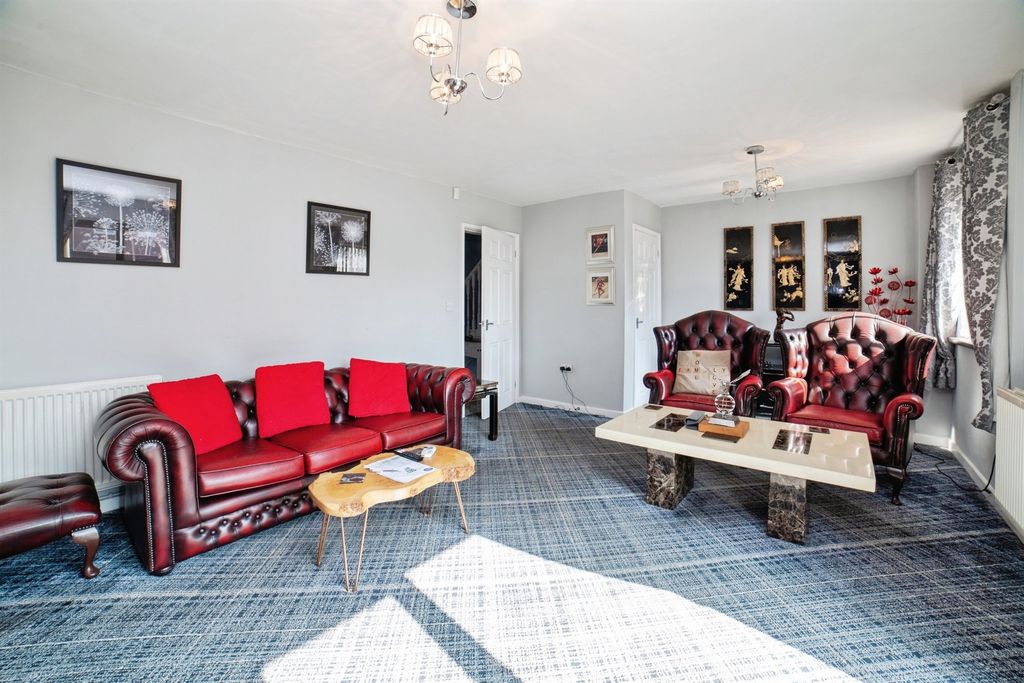 Property photo 2 of 17