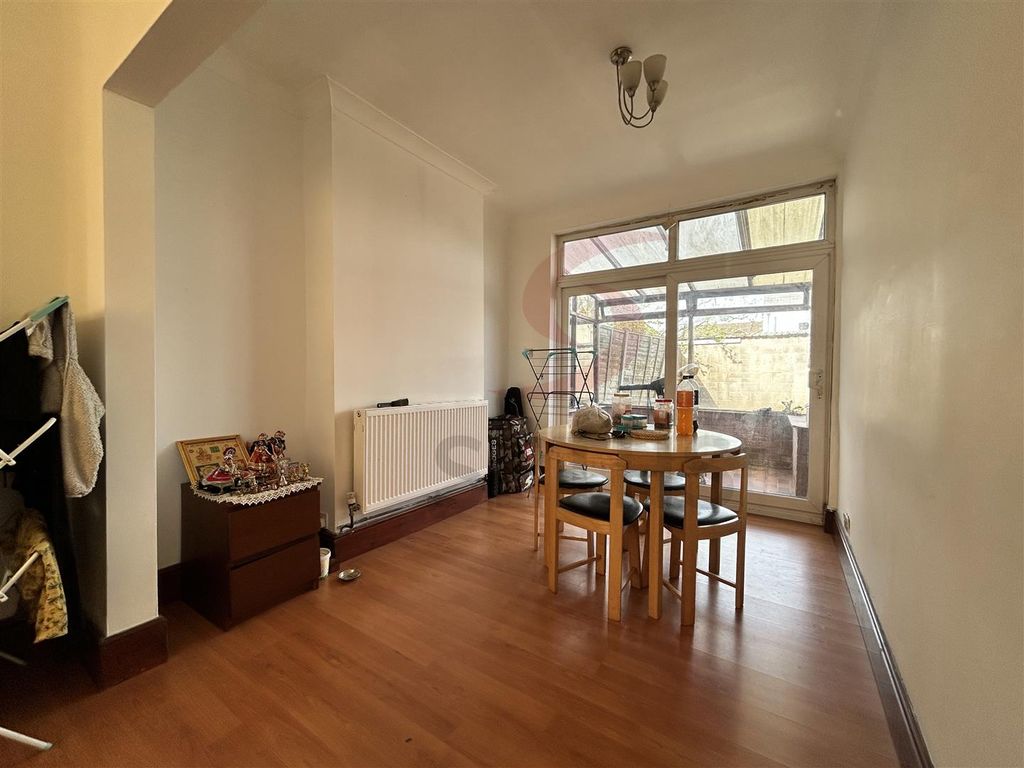 Property photo 3 of 14 Dining Room