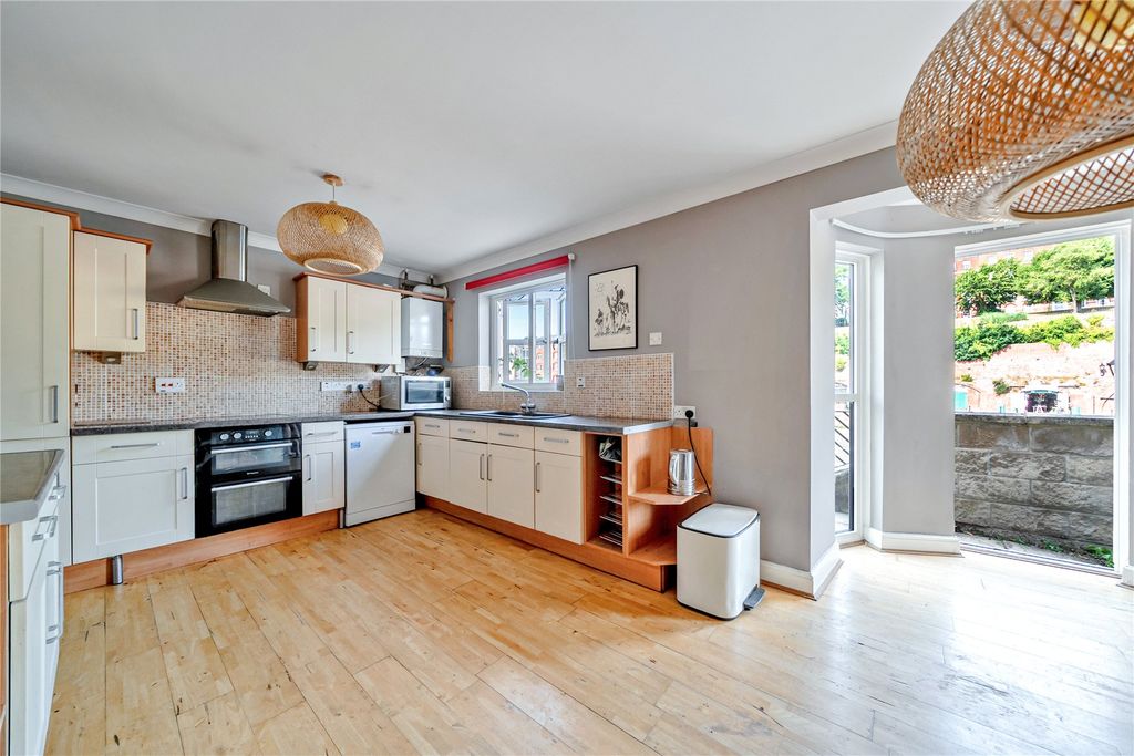 Property photo 2 of 12 Kitchen