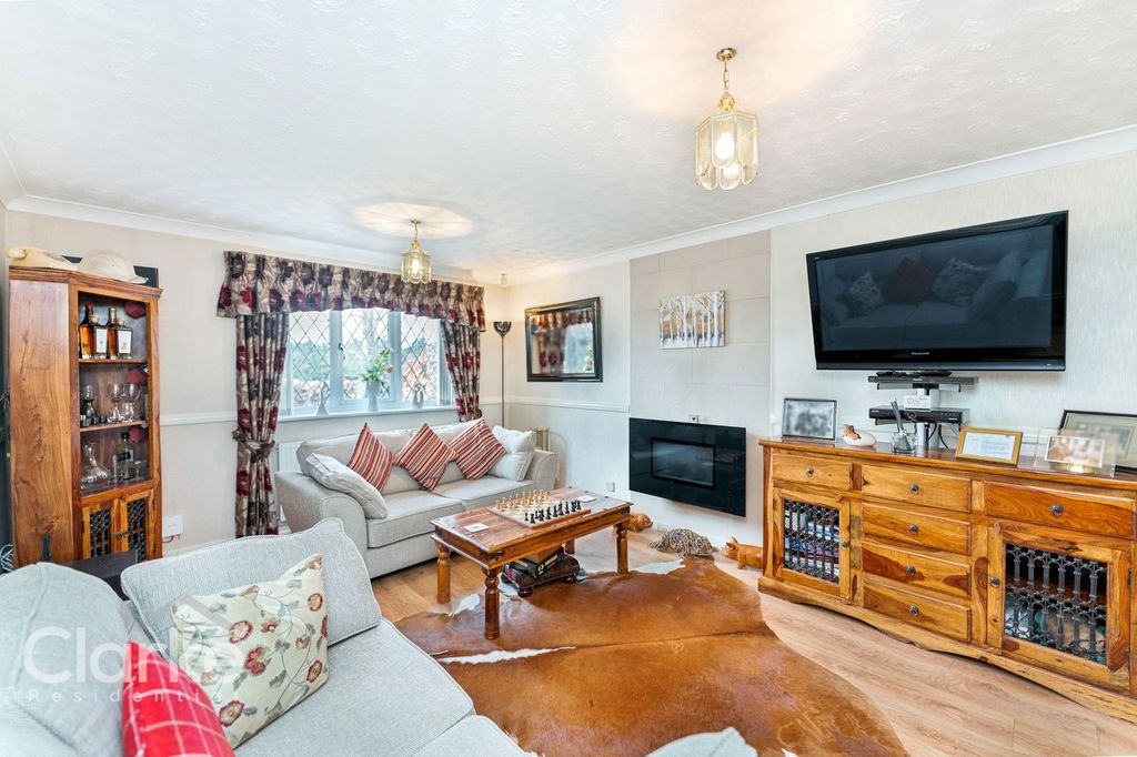 Property photo 3 of 25