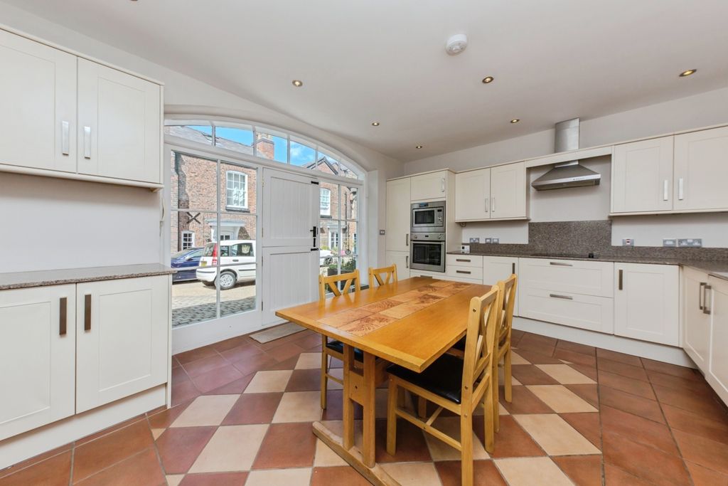 Property photo 3 of 20 Pbox-Img.Jpg