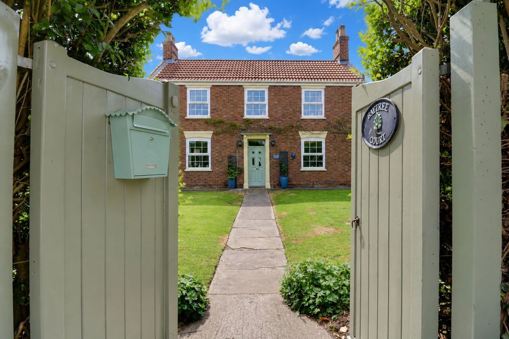 Property photo 1 of 28
