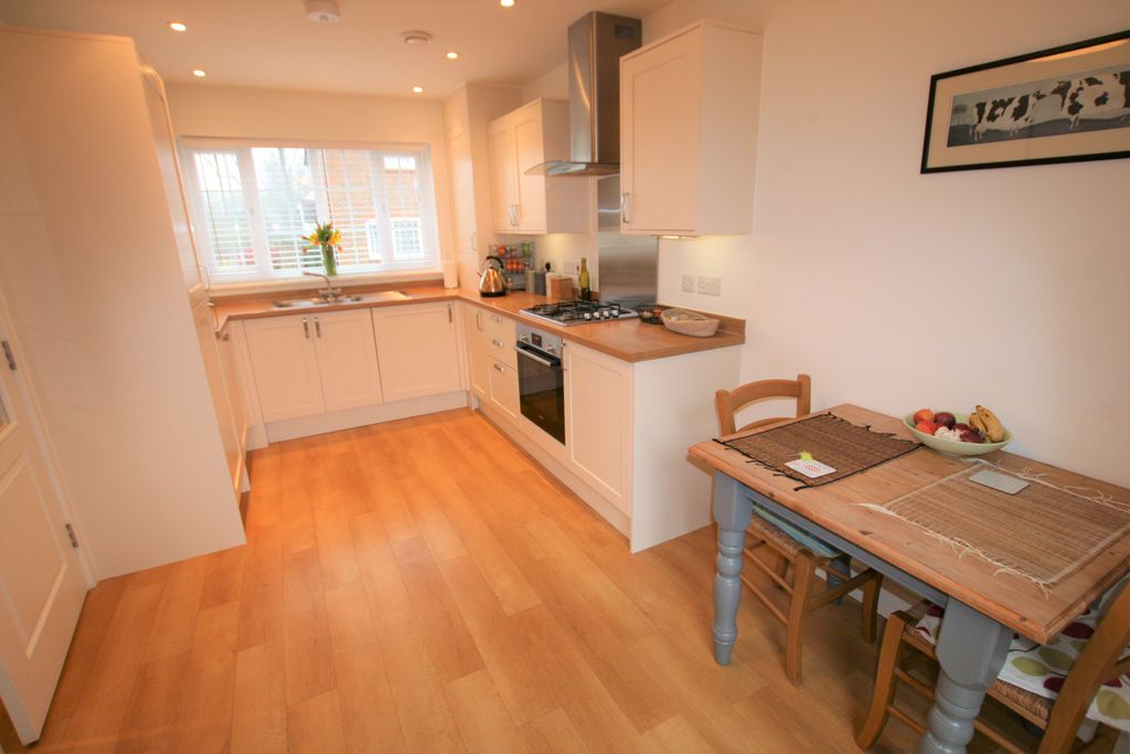 Property photo 2 of 24