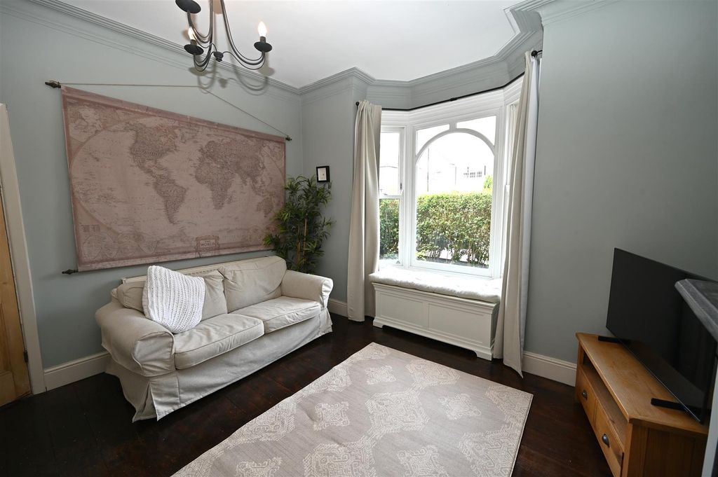 Property photo 3 of 27 Lounge 2.Jpg