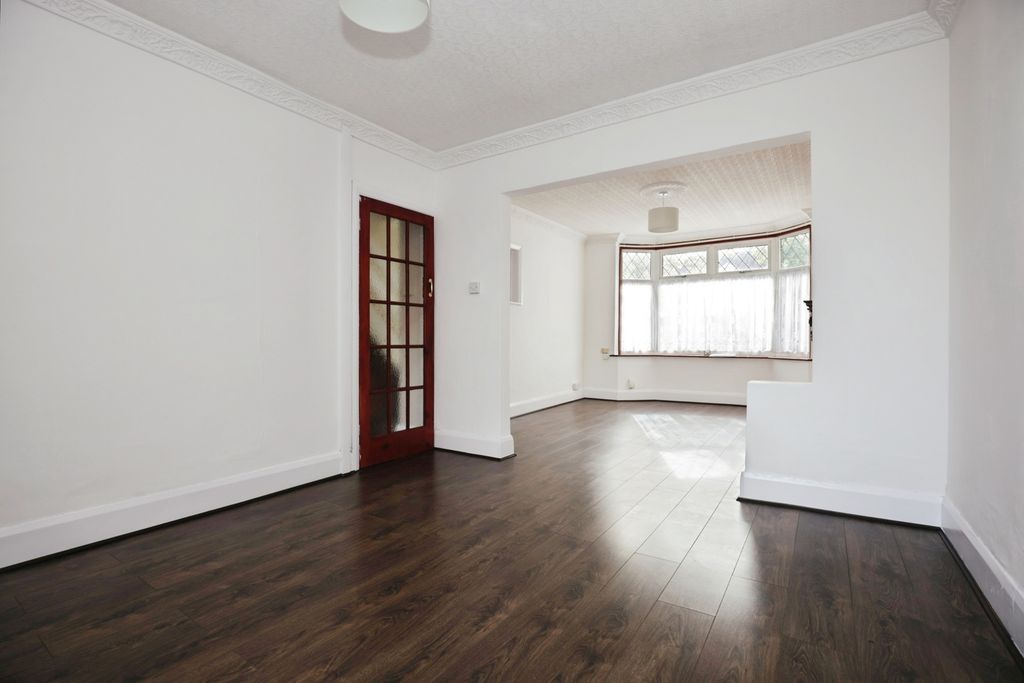 Property photo 3 of 17 Photo